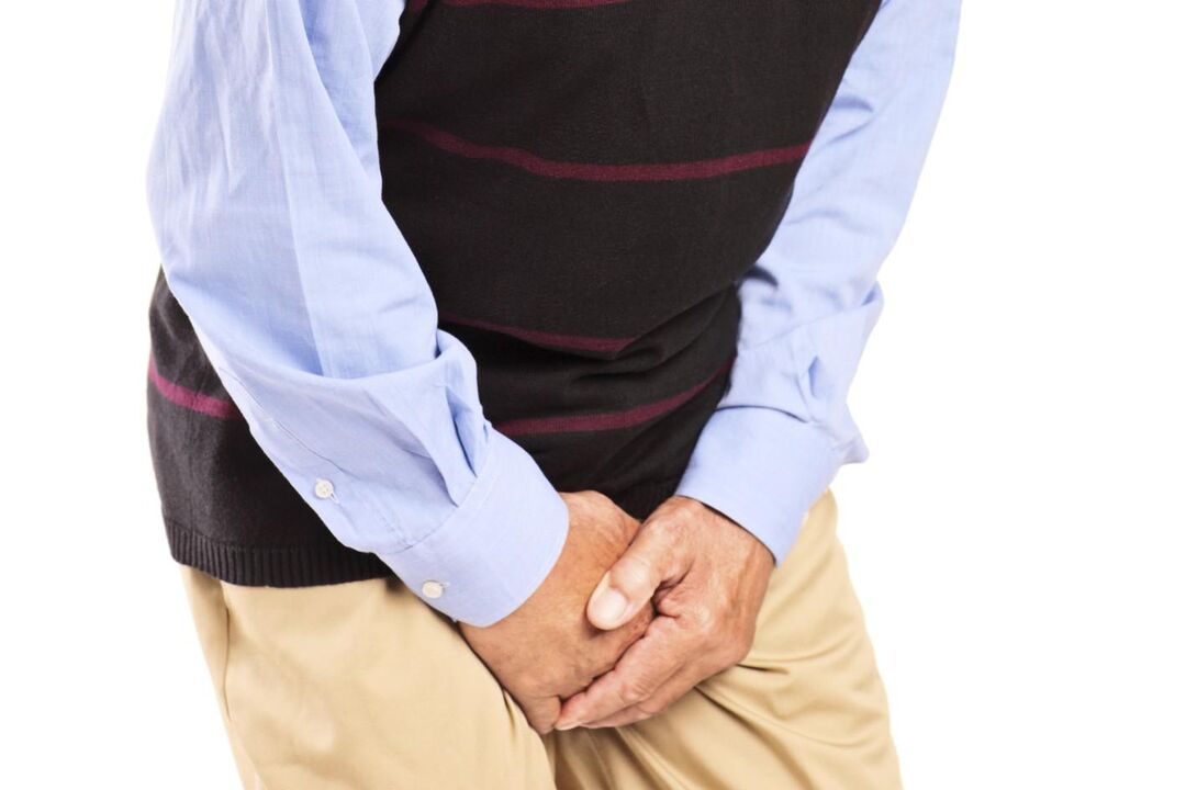 Muže s městnavou prostatitidou trápí bolestivá nebo ostrá bolest v oblasti třísel
